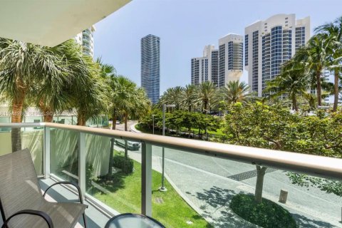 Condominio en venta en Sunny Isles Beach, Florida, 1 dormitorio, 93.37 m2 № 2000715 - foto 13