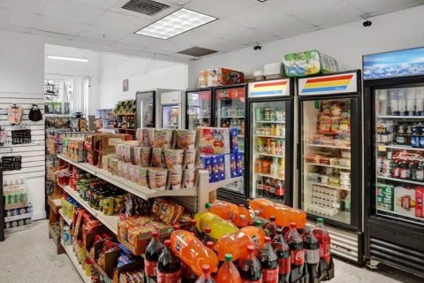 Condominio en venta en Sunny Isles Beach, Florida, 1 dormitorio, 93.37 m2 № 2000715 - foto 18