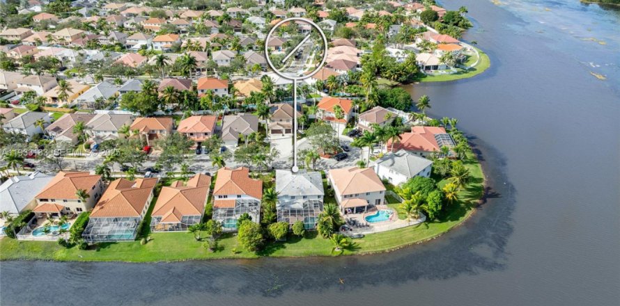 Дом в Уэстон, Флорида 5 спален, 287.53м2 № 1992052