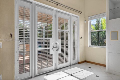 Купить виллу или дом в Уэстон, Флорида 5 спален, 287.53м2, № 1992052 - фото 23