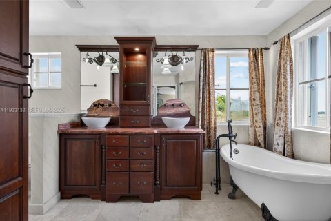 Купить виллу или дом в Уэстон, Флорида 5 спален, 287.53м2, № 1992052 - фото 29