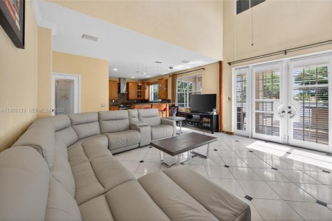 Купить виллу или дом в Уэстон, Флорида 5 спален, 287.53м2, № 1992052 - фото 22