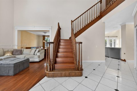 Купить виллу или дом в Уэстон, Флорида 5 спален, 287.53м2, № 1992052 - фото 13