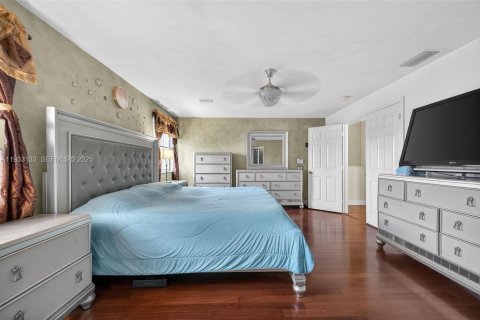 Купить виллу или дом в Уэстон, Флорида 5 спален, 287.53м2, № 1992052 - фото 28