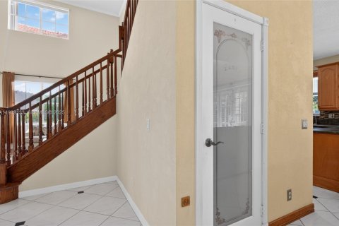 Купить виллу или дом в Уэстон, Флорида 5 спален, 287.53м2, № 1992052 - фото 9