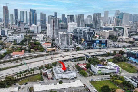 Apartment in Miami, Florida 2 bedrooms № 1763905 - photo 25