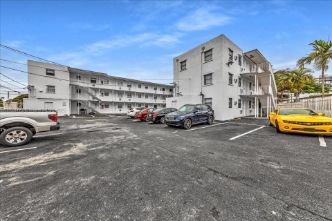 Apartment in Miami, Florida 2 bedrooms № 1763905 - photo 23