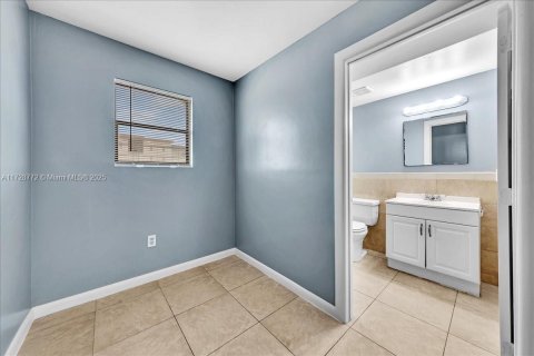 Apartment in Miami, Florida 2 bedrooms № 1763905 - photo 14