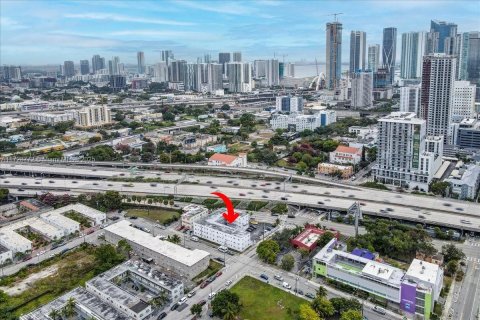 Apartment in Miami, Florida 2 bedrooms № 1763905 - photo 24