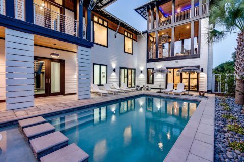 House in Santa Rosa Beach, Florida 7 bedrooms, 473.8 sq.m. № 560763 - photo 1