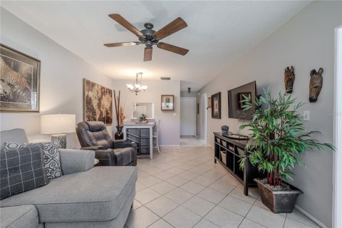 Condo in Dunedin, Florida, 1 bedroom  № 1850977 - photo 12