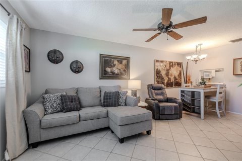 Condo in Dunedin, Florida, 1 bedroom  № 1850977 - photo 13