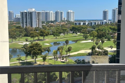 Condominio en venta en Aventura, Florida, 2 dormitorios, 105.72 m2 № 2090572 - foto 18