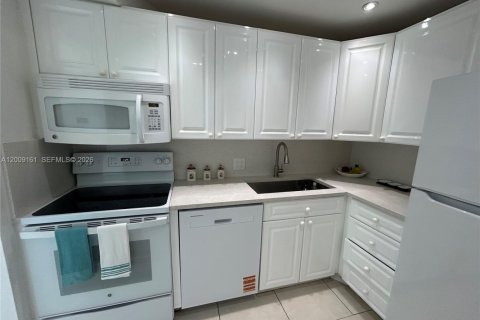 Condominio en venta en Aventura, Florida, 2 dormitorios, 105.72 m2 № 2090572 - foto 27