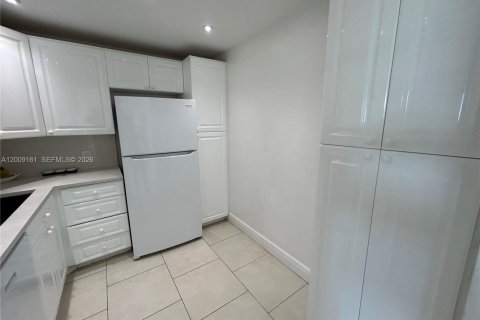 Condominio en venta en Aventura, Florida, 2 dormitorios, 105.72 m2 № 2090572 - foto 28