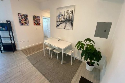 Condominio en venta en Miami, Florida, 1 dormitorio, 66.89 m2 № 1788755 - foto 7