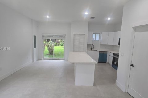 Villa ou maison à vendre à Pompano Beach, Floride: 3 chambres № 1932374 - photo 4