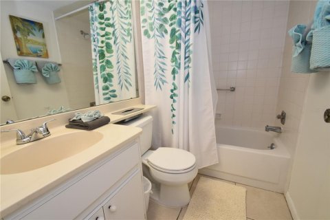 Снять в аренду кондоминиум в Сарасота, Флорида 6 комнат, 112.5м2, № 706257 - фото 16