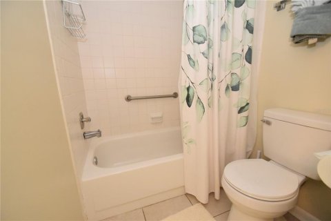 Снять в аренду кондоминиум в Сарасота, Флорида 6 комнат, 112.5м2, № 706257 - фото 10