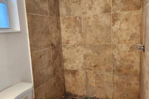 Купить виллу или дом в Кэсселберри, Флорида 8 комнат, 119.57м2, № 2217662 - фото 18