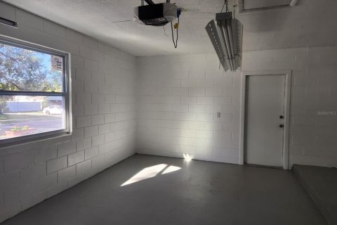 Купить виллу или дом в Кэсселберри, Флорида 8 комнат, 119.57м2, № 2217662 - фото 21