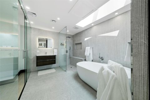 Villa ou maison à louer à Miami, Floride: 4 chambres, 268.12 m2 № 2055834 - photo 26