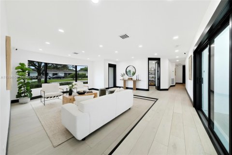 Villa ou maison à louer à Miami, Floride: 4 chambres, 268.12 m2 № 2055834 - photo 12