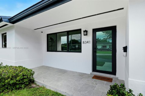 Villa ou maison à louer à Miami, Floride: 4 chambres, 268.12 m2 № 2055834 - photo 8