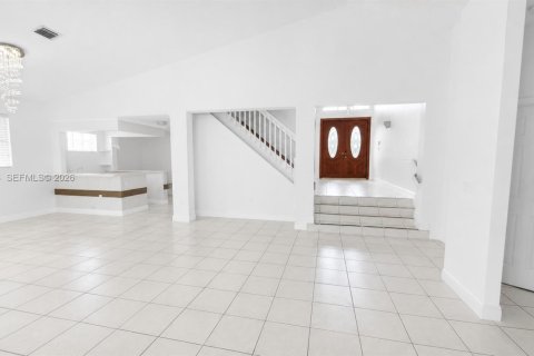 Villa ou maison à vendre à Miami, Floride: 4 chambres, 287.07 m2 № 2331697 - photo 12