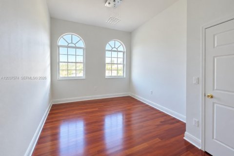 Villa ou maison à vendre à Miami, Floride: 4 chambres, 287.07 m2 № 2331697 - photo 27