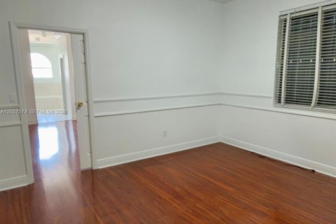 Villa ou maison à vendre à Miami, Floride: 4 chambres, 287.07 m2 № 2331697 - photo 23