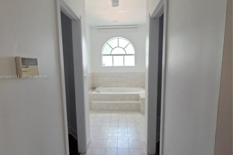 Villa ou maison à vendre à Miami, Floride: 4 chambres, 287.07 m2 № 2331697 - photo 19