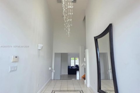 Villa ou maison à vendre à Miami, Floride: 4 chambres, 287.07 m2 № 2331697 - photo 4