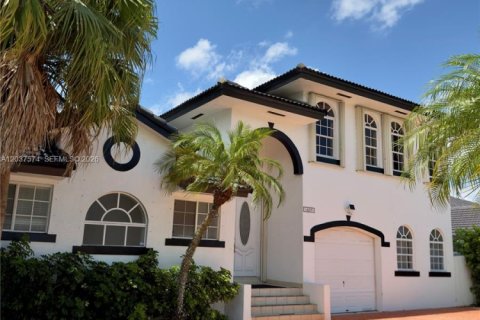 Villa ou maison à Miami, Floride 4 chambres, 287.07 m2 № 2331697