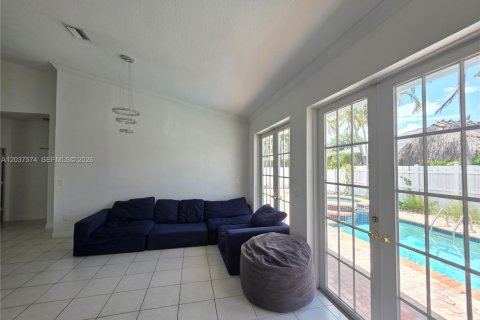 Villa ou maison à vendre à Miami, Floride: 4 chambres, 287.07 m2 № 2331697 - photo 11