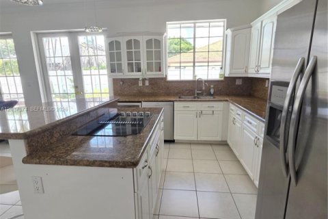 Villa ou maison à vendre à Miami, Floride: 4 chambres, 287.07 m2 № 2331697 - photo 9