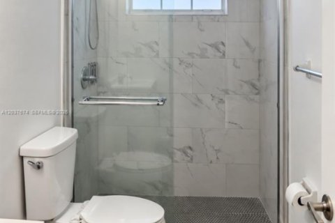 Villa ou maison à vendre à Miami, Floride: 4 chambres, 287.07 m2 № 2331697 - photo 28
