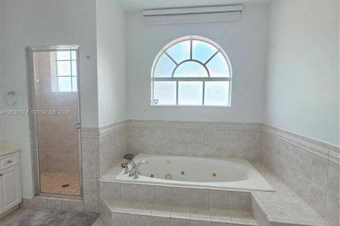 Villa ou maison à vendre à Miami, Floride: 4 chambres, 287.07 m2 № 2331697 - photo 15