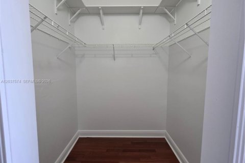 Villa ou maison à vendre à Miami, Floride: 4 chambres, 287.07 m2 № 2331697 - photo 18