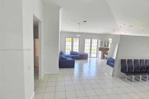Villa ou maison à vendre à Miami, Floride: 4 chambres, 287.07 m2 № 2331697 - photo 6