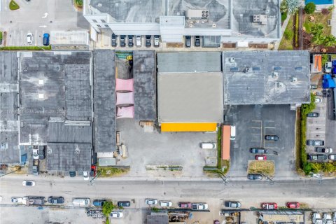 Купить коммерческую недвижимость в Медли, Флорида № 1959193 - фото 24