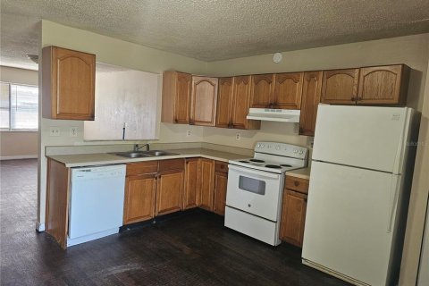 Immobilier commercial à vendre à Kissimmee, Floride: 4 chambres, 176.42 m2 № 1901951 - photo 12