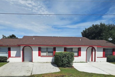 Immobilier commercial à vendre à Kissimmee, Floride: 4 chambres, 176.42 m2 № 1901951 - photo 1
