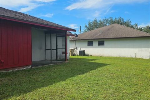 Immobilier commercial à vendre à Kissimmee, Floride: 4 chambres, 176.42 m2 № 1901951 - photo 3