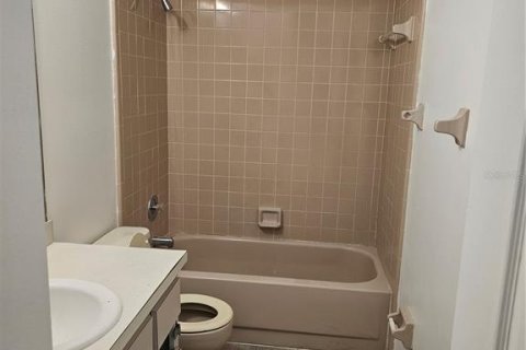 Immobilier commercial à vendre à Kissimmee, Floride: 4 chambres, 176.42 m2 № 1901951 - photo 8