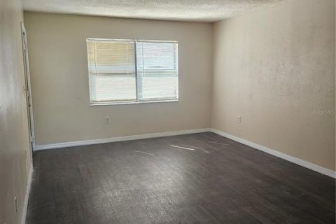 Immobilier commercial à vendre à Kissimmee, Floride: 4 chambres, 176.42 m2 № 1901951 - photo 11