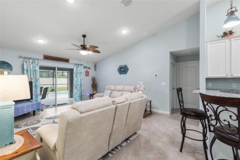 House in Palm Coast, Florida 3 bedrooms, 152.08 sq.m. № 1835657 - photo 16