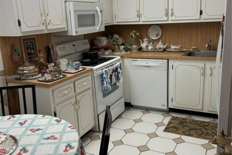 Copropriété à vendre à Weston, Floride: 2 chambres, 114.73 m2 № 2183769 - photo 10