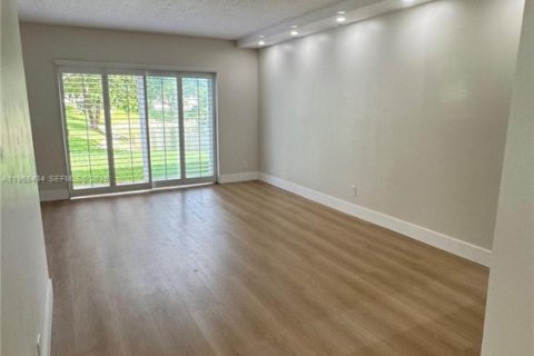 Купить кондоминиум в Корал-Спрингс, Флорида 2 спальни, 71.35м2, № 2011778 - фото 11