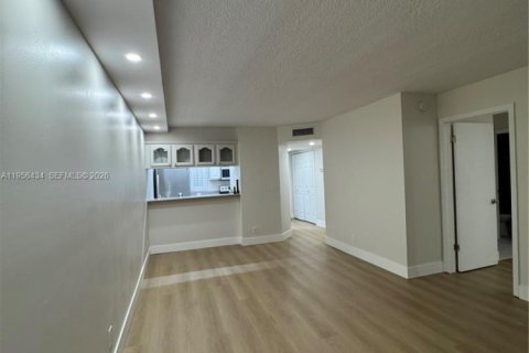 Купить кондоминиум в Корал-Спрингс, Флорида 2 спальни, 71.35м2, № 2011778 - фото 13